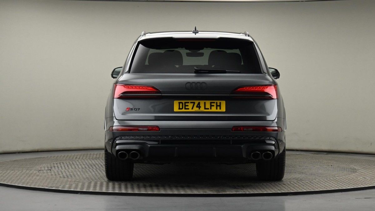 Audi SQ7 Image 24