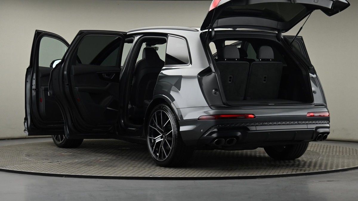 Audi SQ7 Image 28
