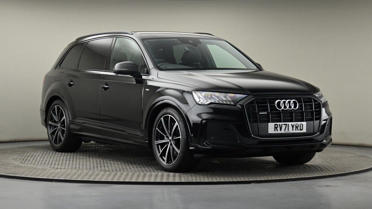 Audi Q7 Sticky Header Image
