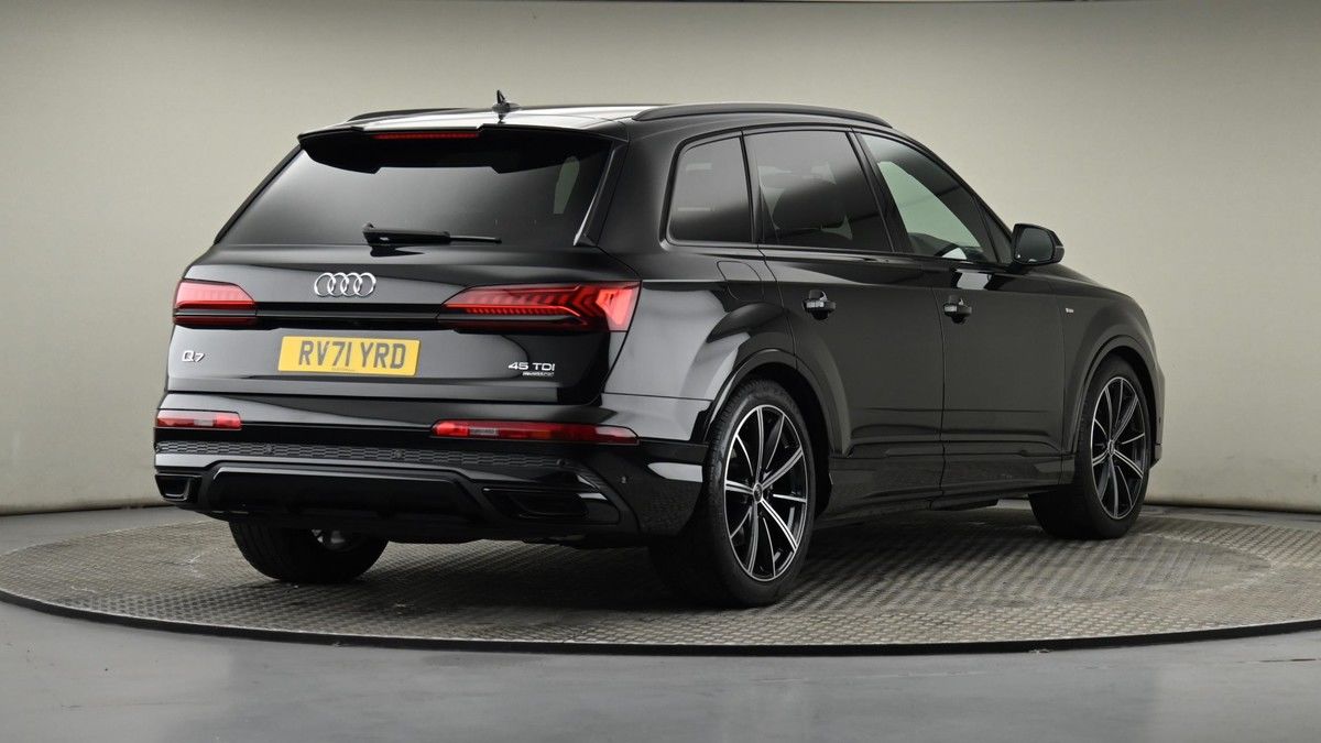 Audi Q7 Image 25
