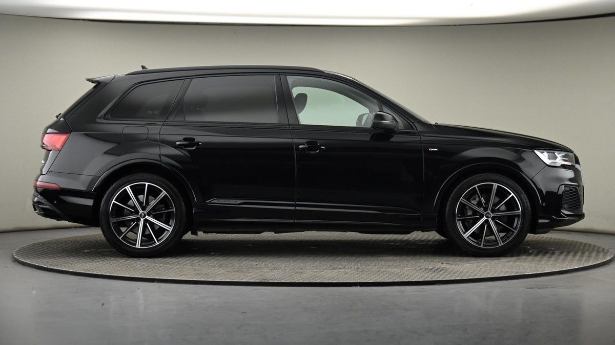 Audi Q7 Image 26