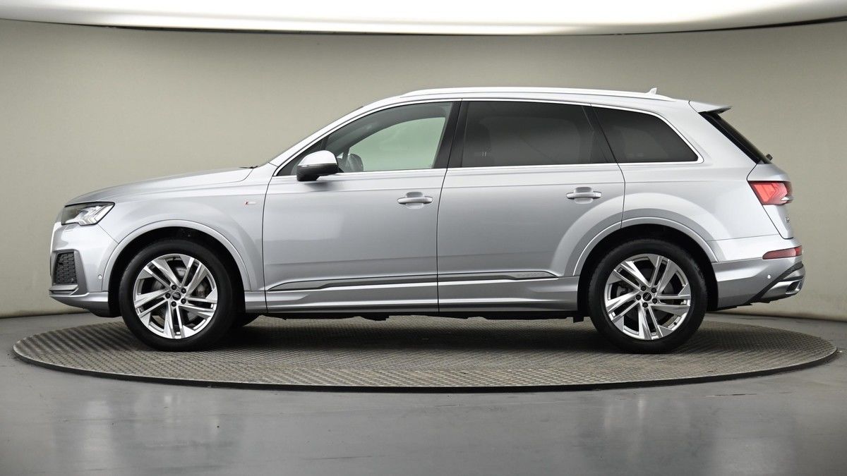 Audi Q7 Image 23