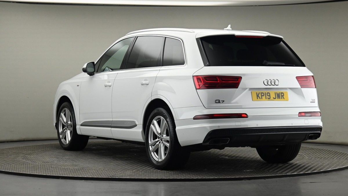 Audi Q7 Image 24