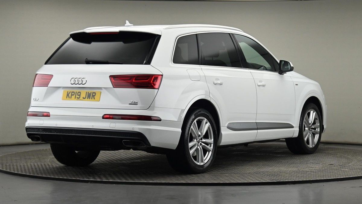 Audi Q7 Image 26