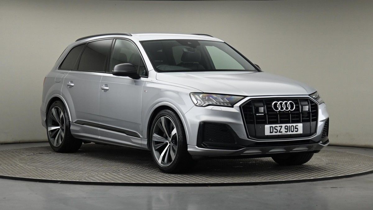 Audi Q7 Sticky Header Image