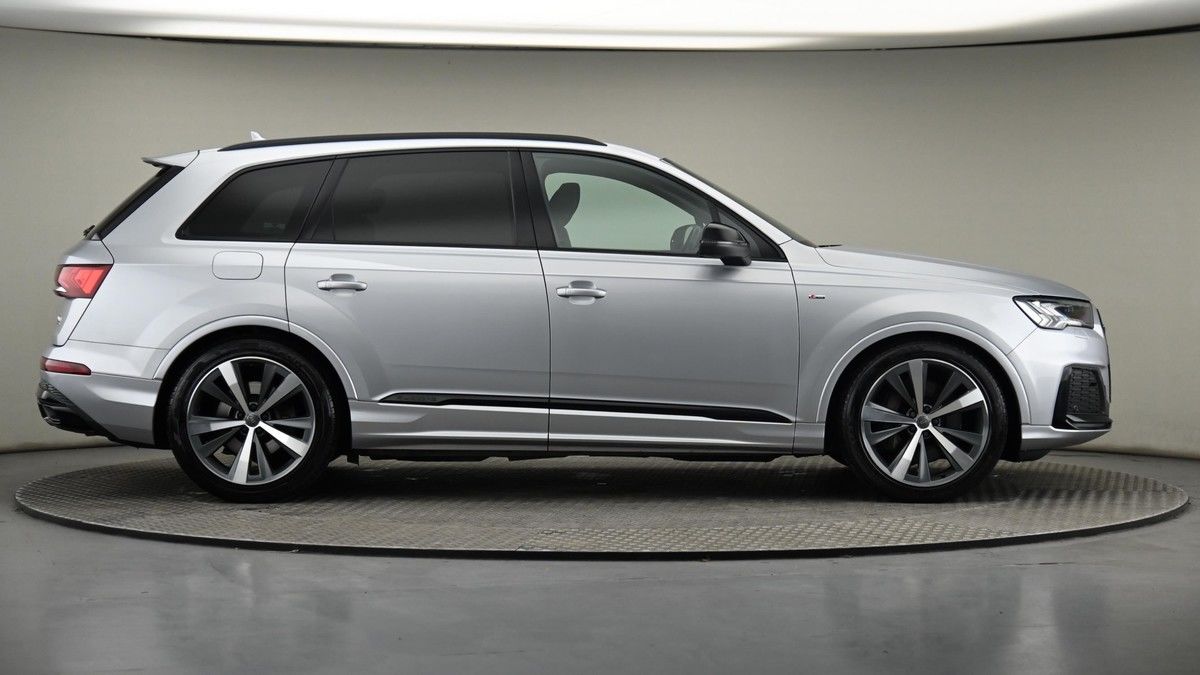 Audi Q7 Image 26