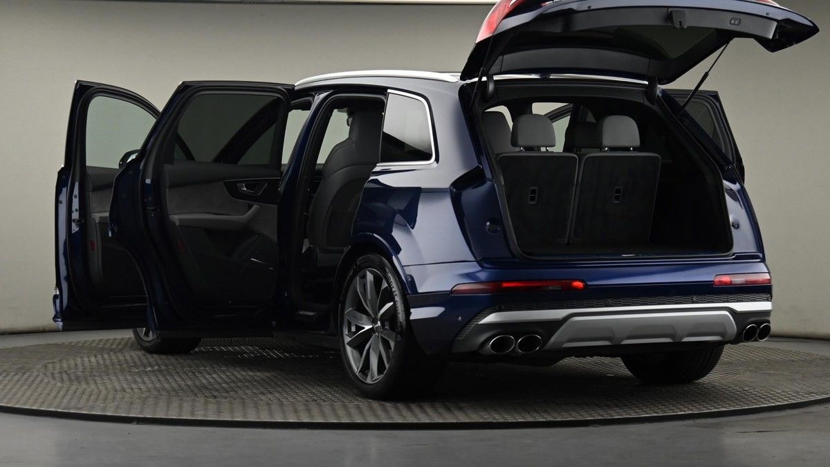 Audi SQ7 Image 29