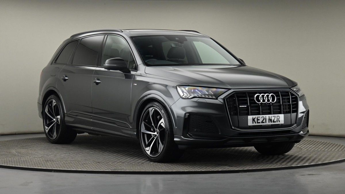 Audi Q7 Sticky Header Image