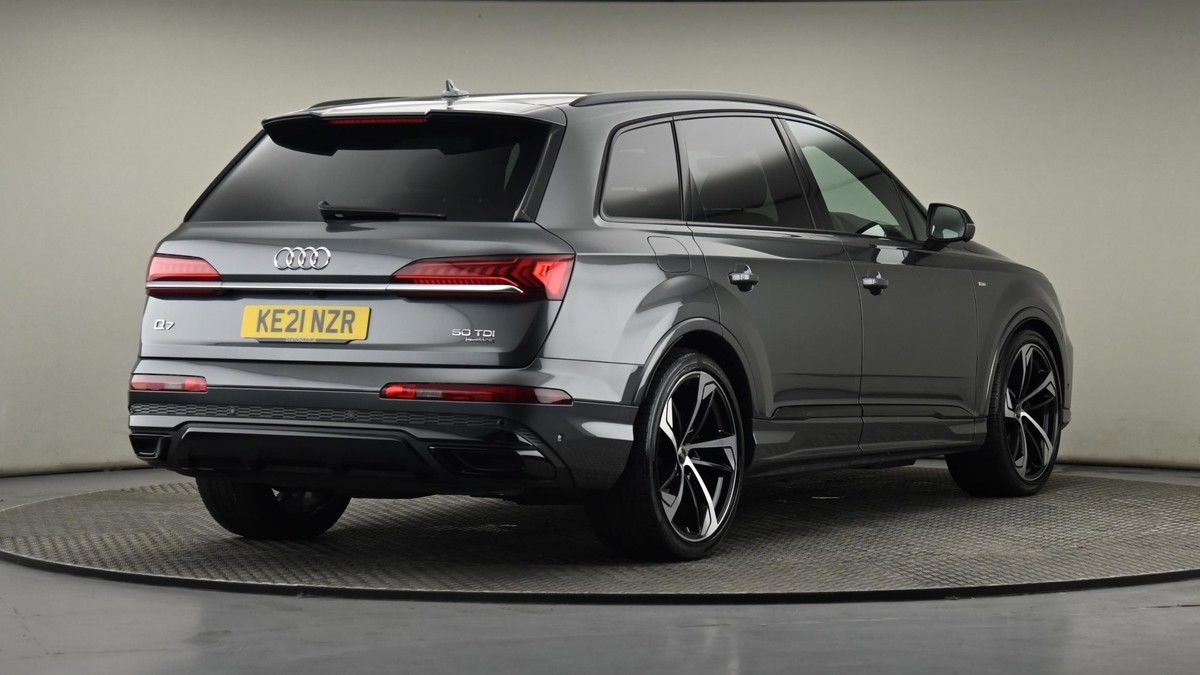 Audi Q7 Image 26