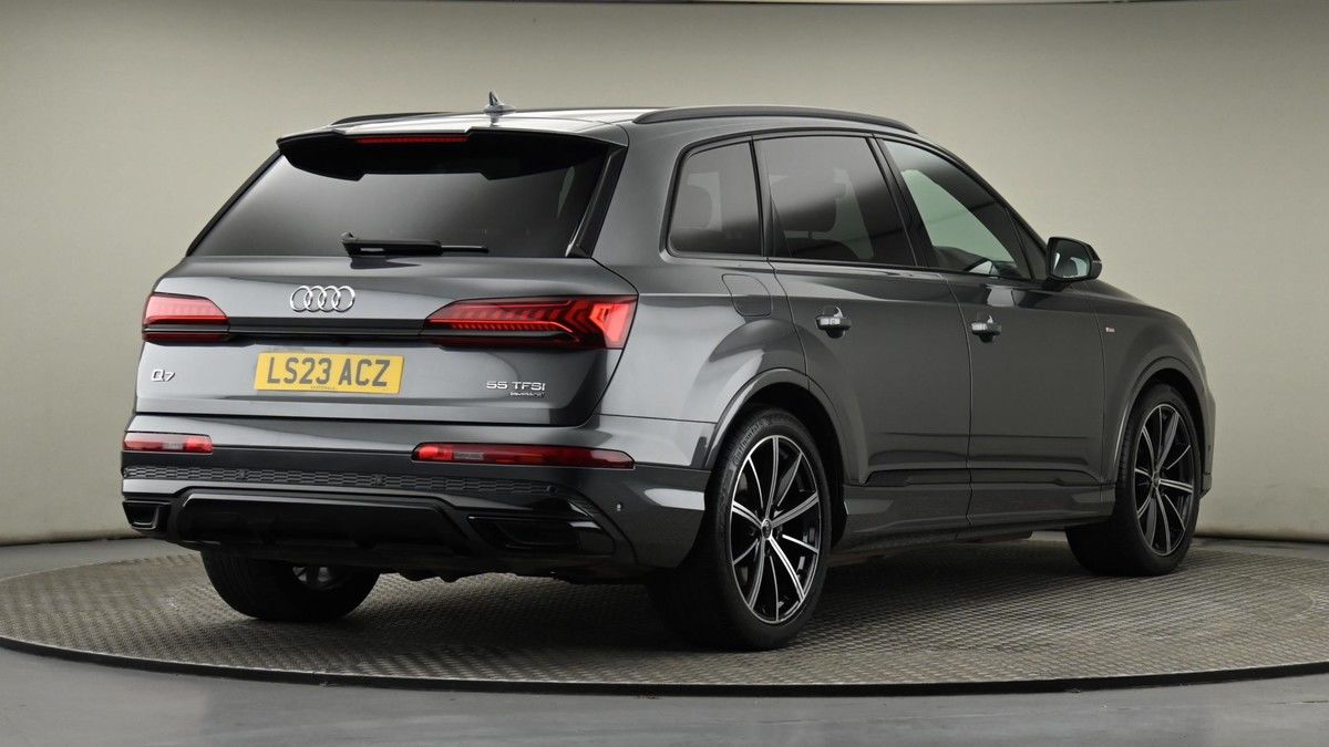 Audi Q7 Image 26