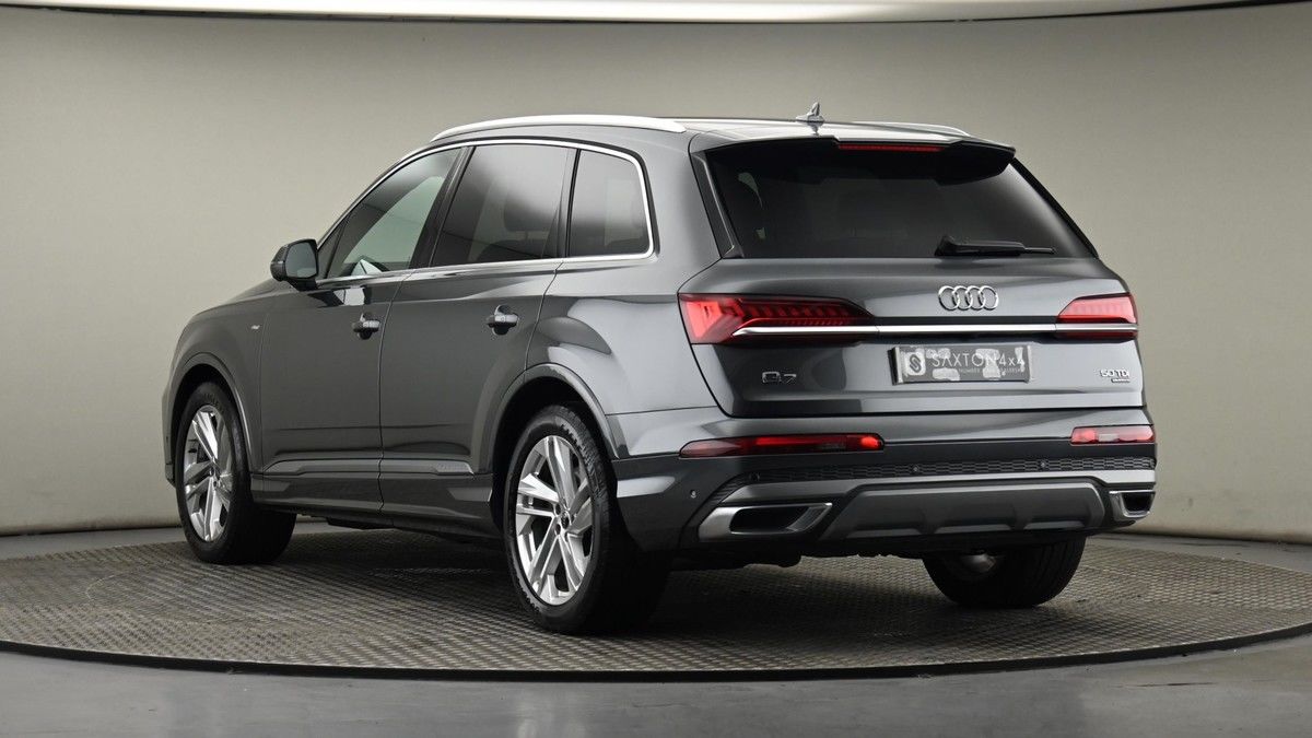 Audi Q7 Image 24