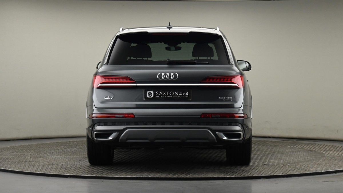 Audi Q7 Image 25