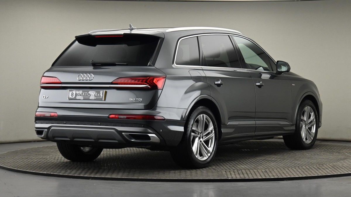 Audi Q7 Image 26