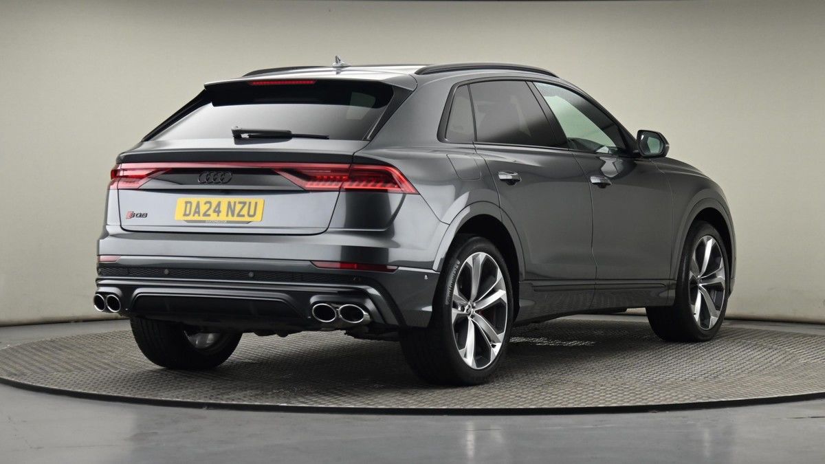 Audi SQ8 Image 25