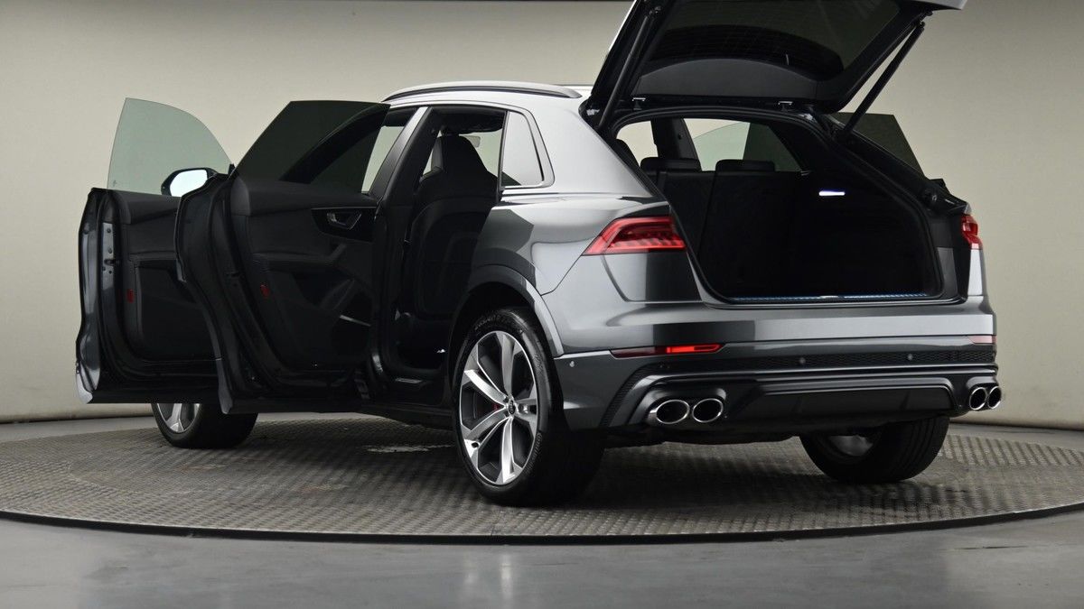 Audi SQ8 Image 28