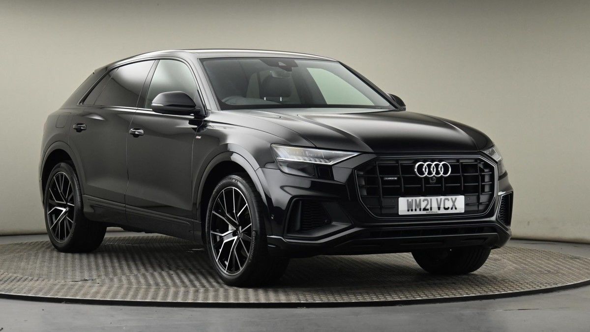 Audi Q8 Sticky Header Image