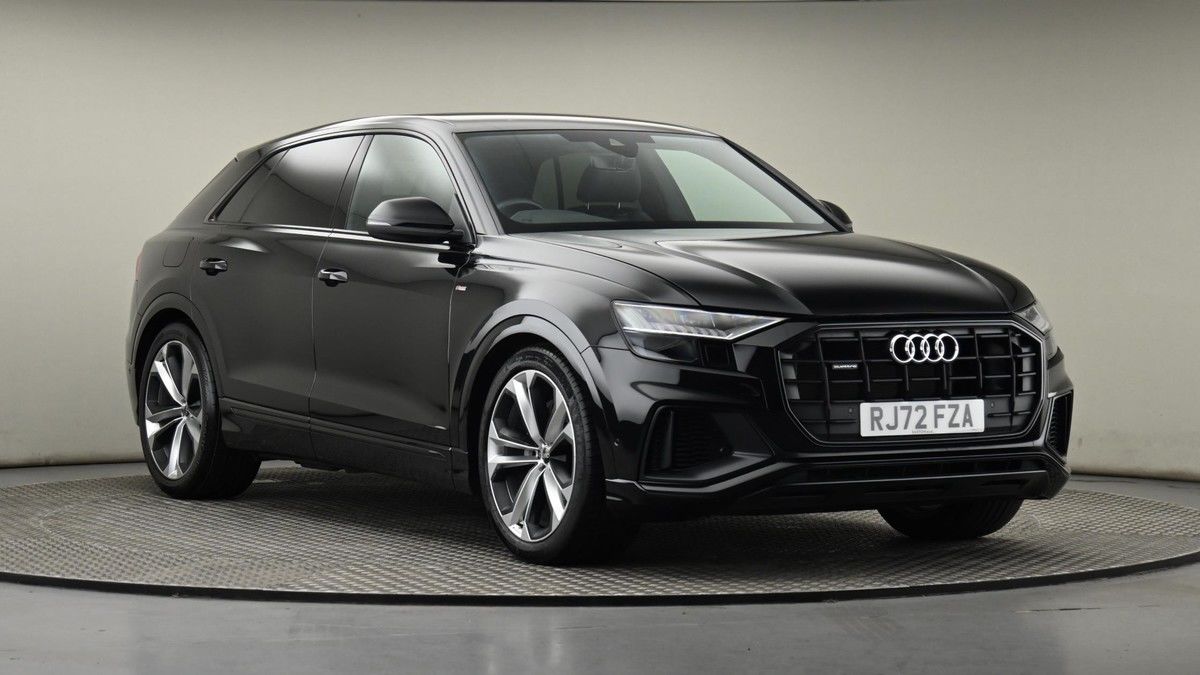 Audi Q8 Sticky Header Image