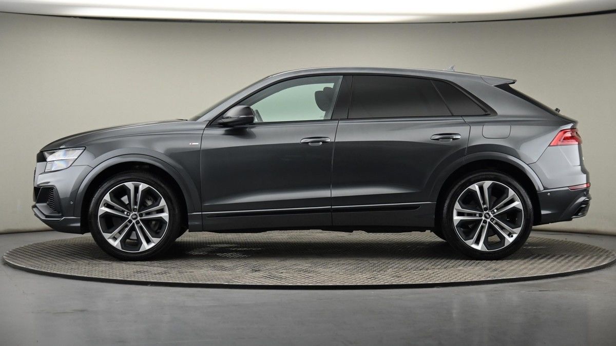 Audi Q8 Image 22