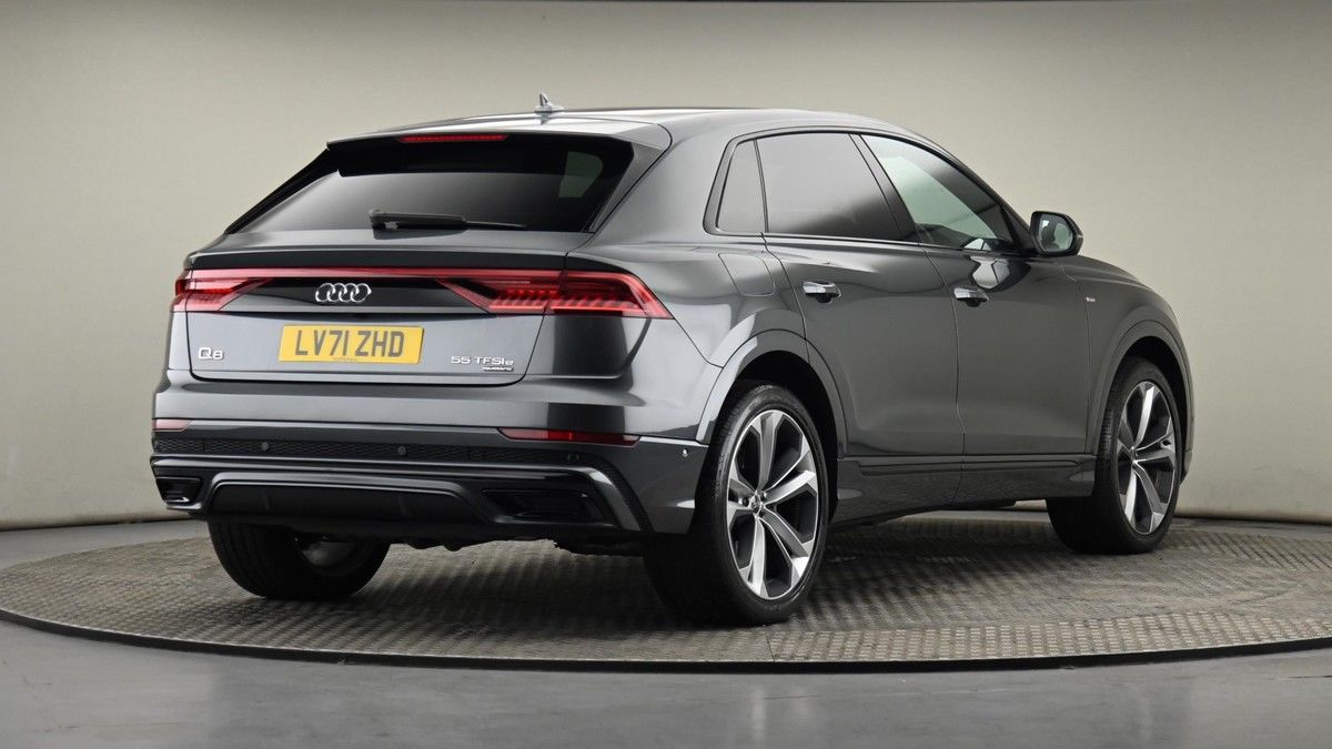 Audi Q8 Image 25