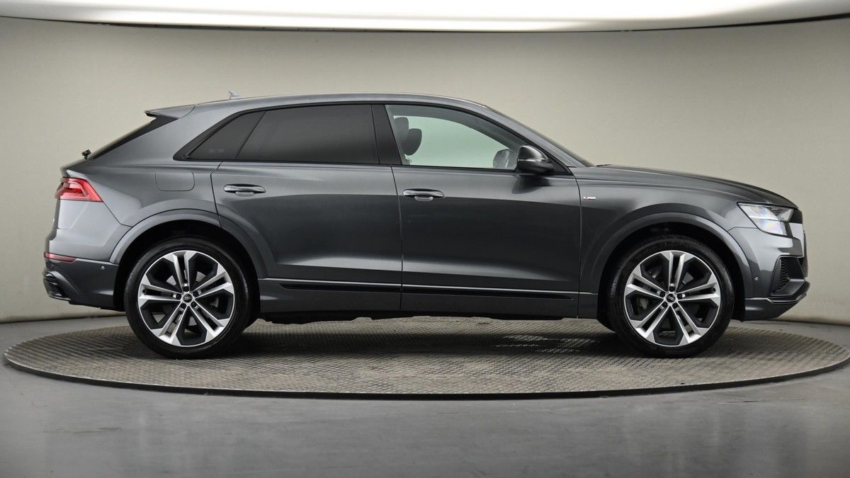 Audi Q8 Image 26
