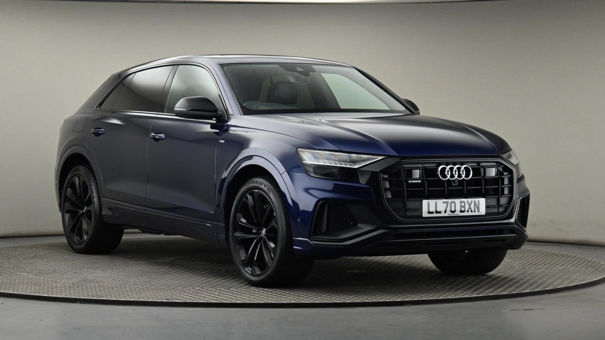 Audi Q8 Sticky Header Image