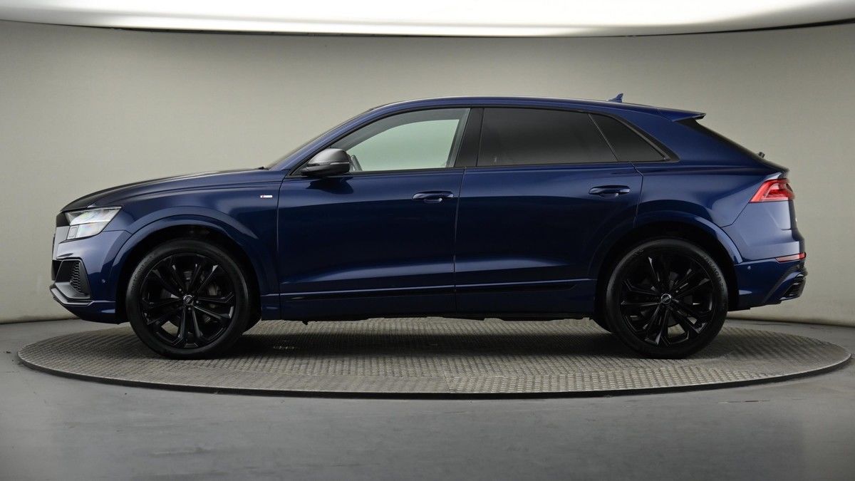 Audi Q8 Image 23