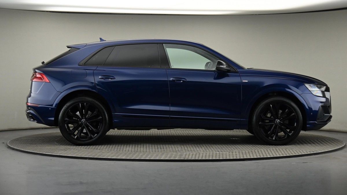 Audi Q8 Image 27
