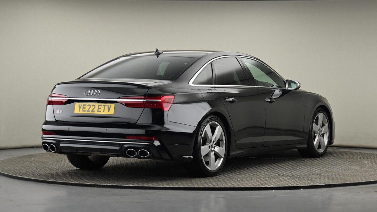 Audi S6 Saloon Image 25