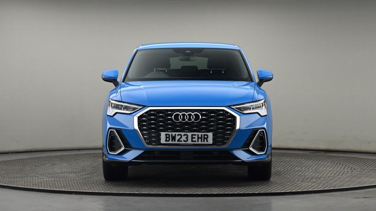 Audi Q3 Image 21