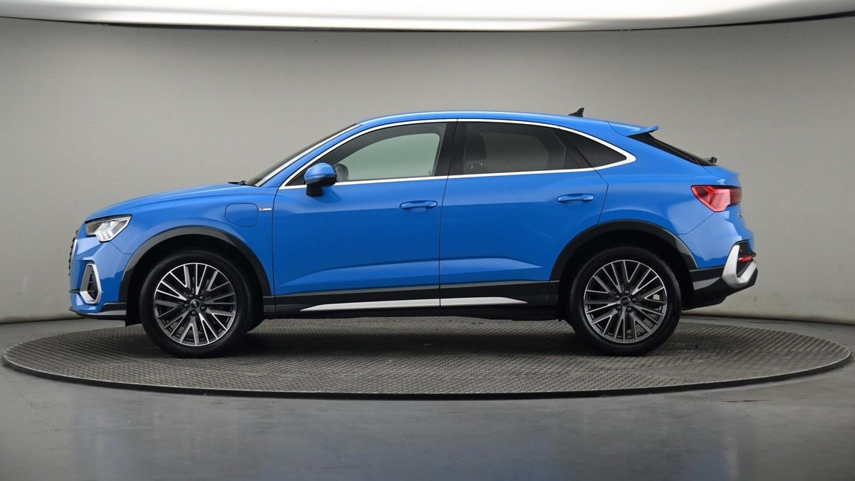 Audi Q3 Image 23