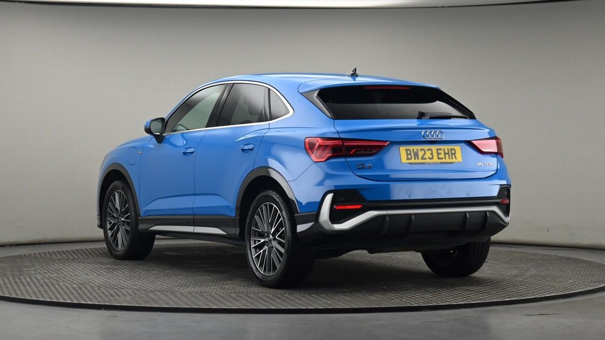 Audi Q3 Image 24