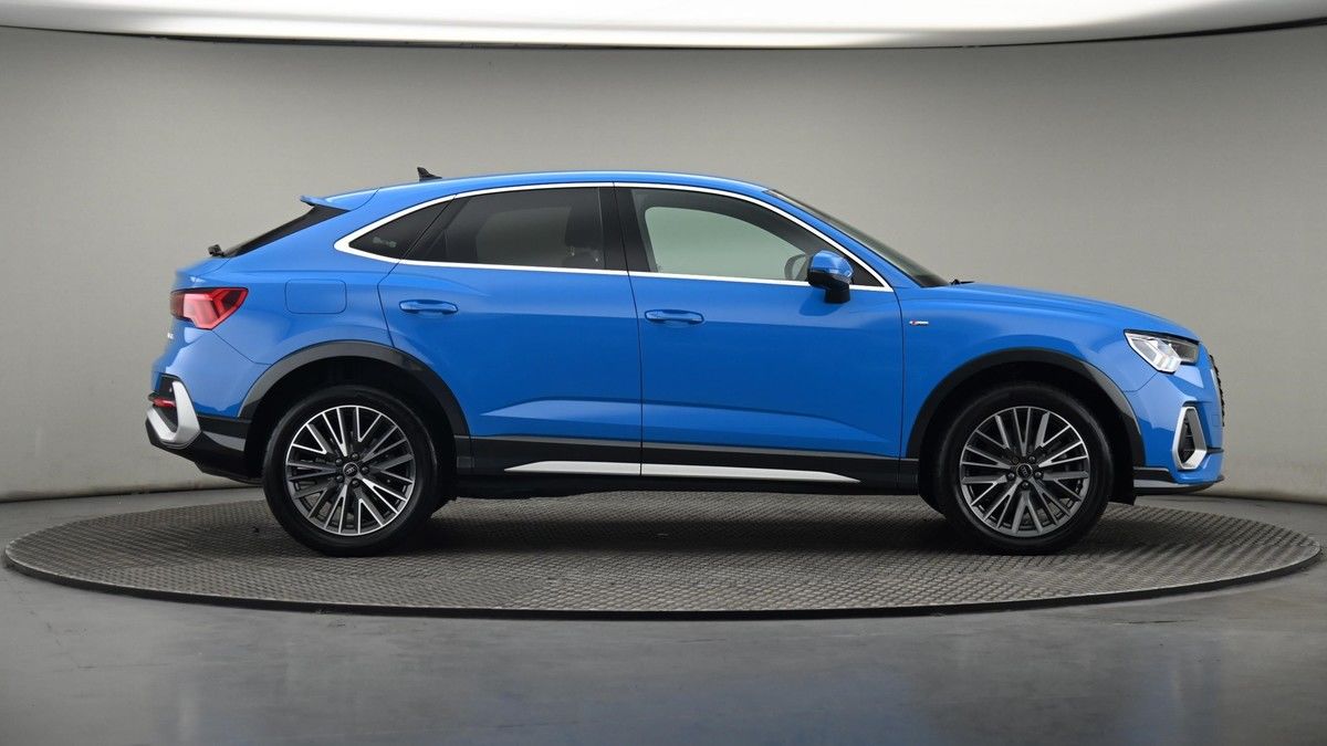 Audi Q3 Image 27
