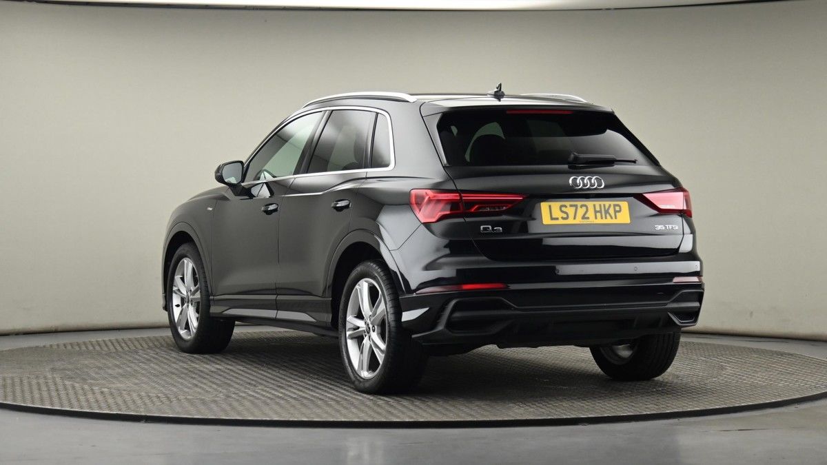 Audi Q3 Image 24