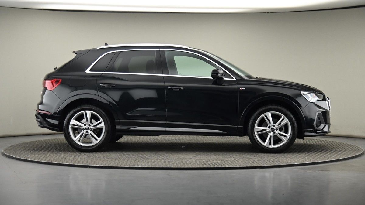 Audi Q3 Image 27