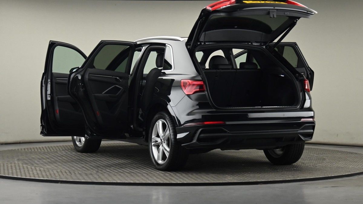 Audi Q3 Image 29