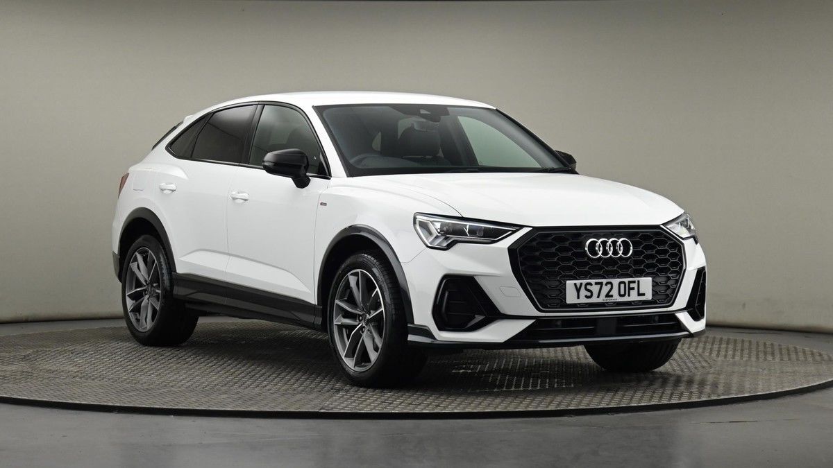 Audi Q3 Sticky Header Image