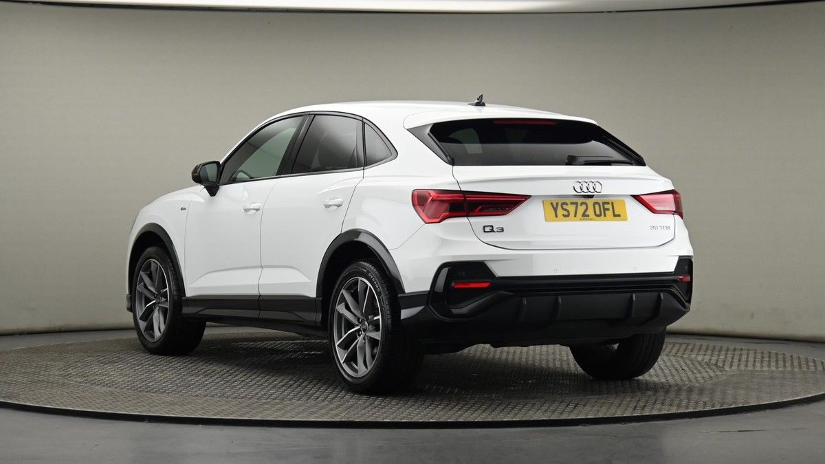 Audi Q3 Image 23