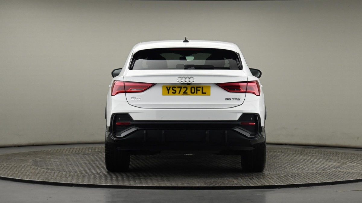 Audi Q3 Image 24