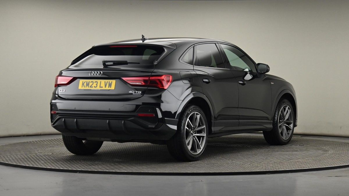 Audi Q3 Image 25