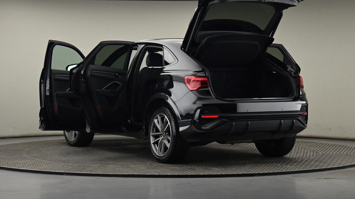 Audi Q3 Image 28