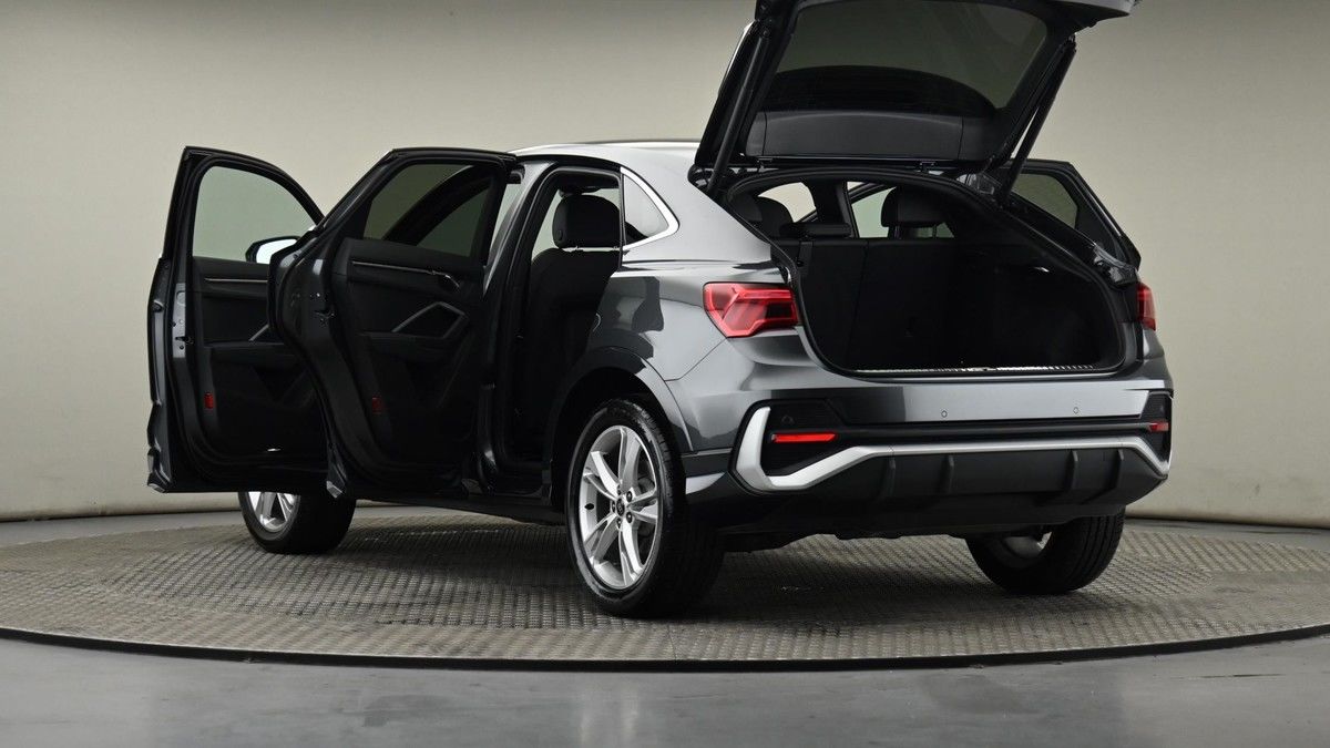 Audi Q3 Image 28