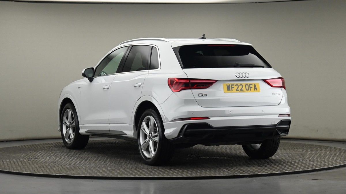 Audi Q3 Image 24