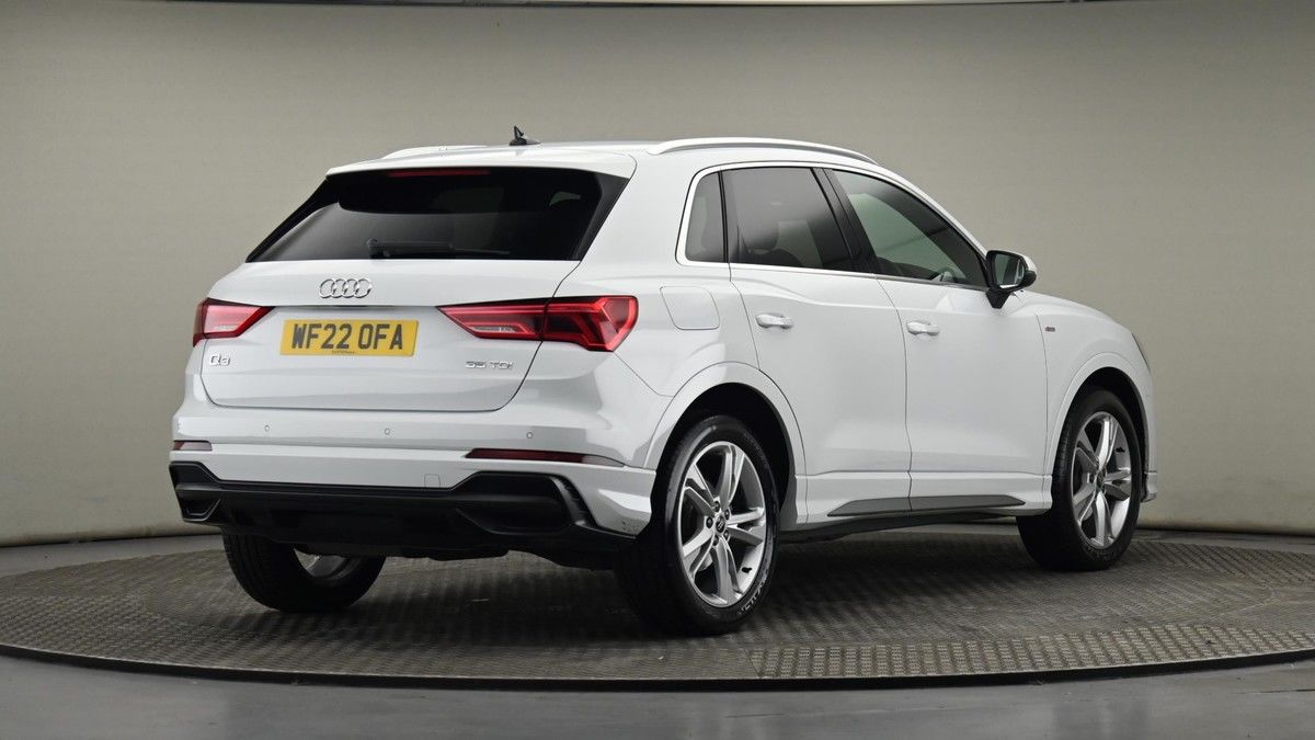 Audi Q3 Image 26