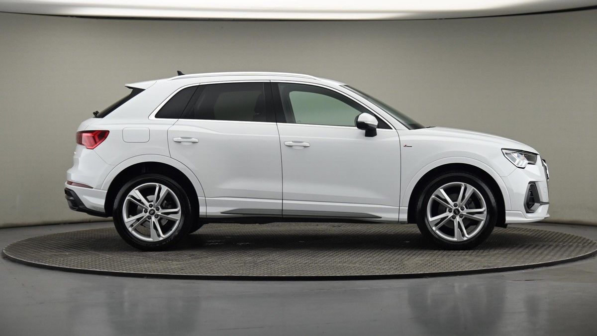 Audi Q3 Image 27