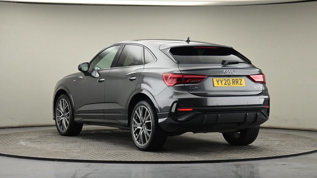 Audi Q3 Image 24