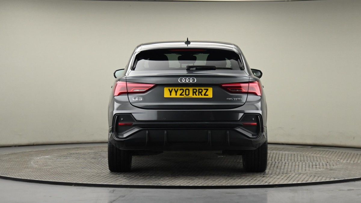 Audi Q3 Image 25
