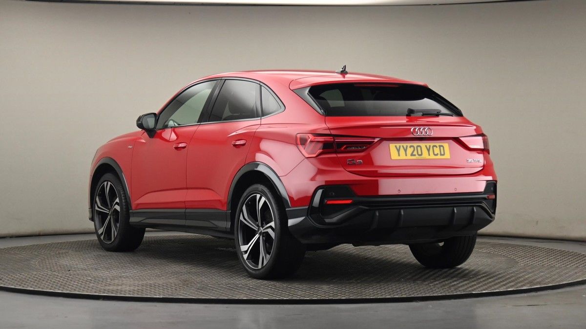 Audi Q3 Image 23