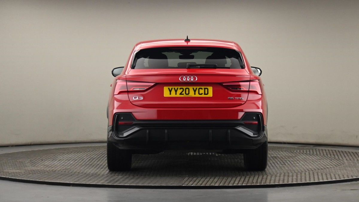 Audi Q3 Image 24