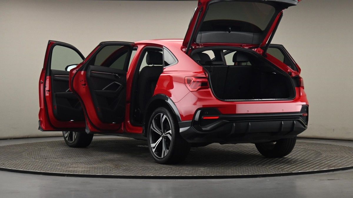 Audi Q3 Image 28