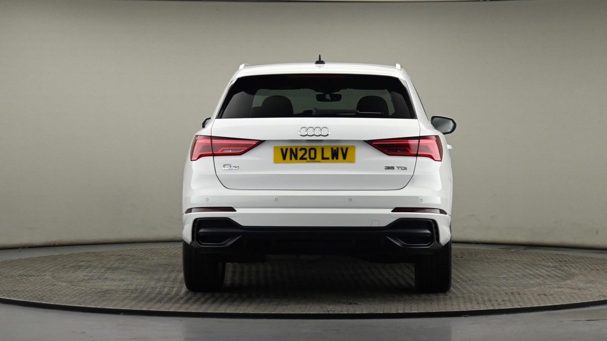 Audi Q3 Image 24